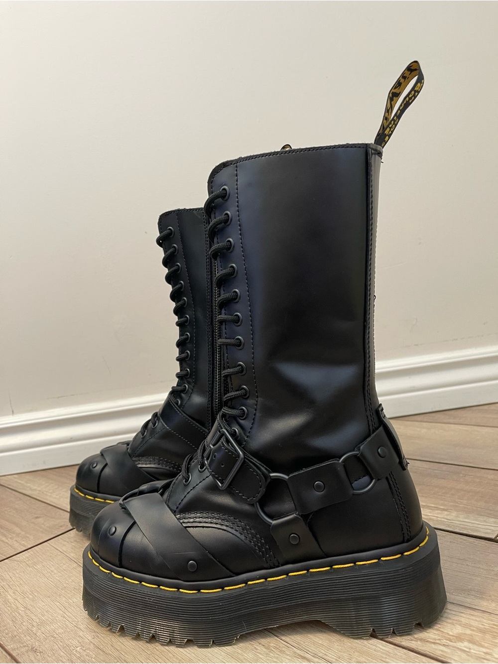 Dr. Martens Black Leather Lace-Up Platform Boots with Yellow Stitching size US 8 - Picture 10 of 16